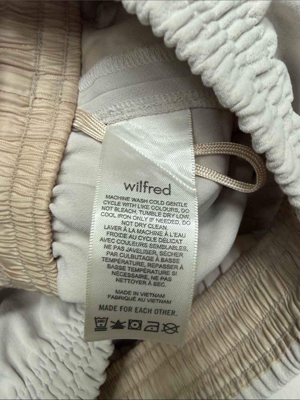 Aritzia Wilfred Thesis Bermuda Short in Matte Pearl - Size L - Picture 8 of 11